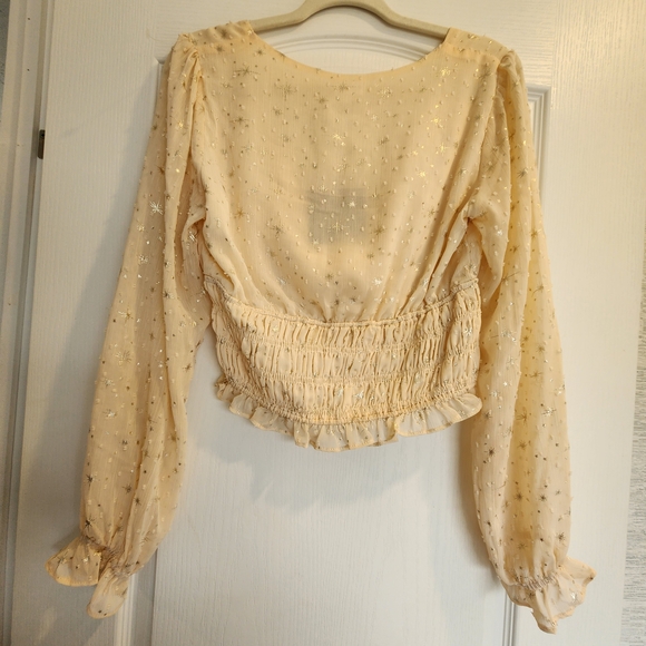 Le Lis Cream Blouse with Metallic Star Details Size M BNWT - Picture 5 of 5